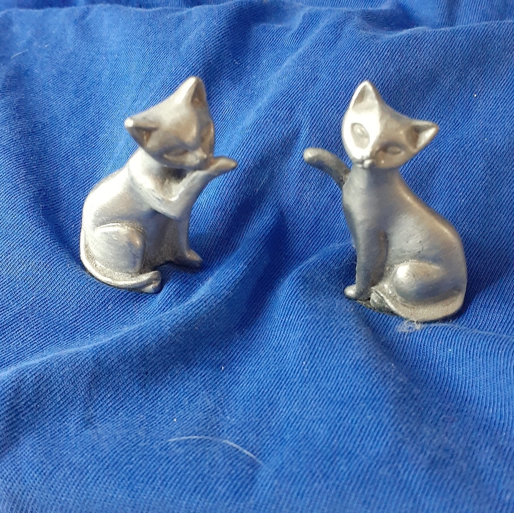 Two {2} little Pewter Cats Vintage Kitty Cats Collectible